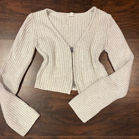 Grey Ribbed Zip-Up Cropped Jacket - Picture 3 of 6